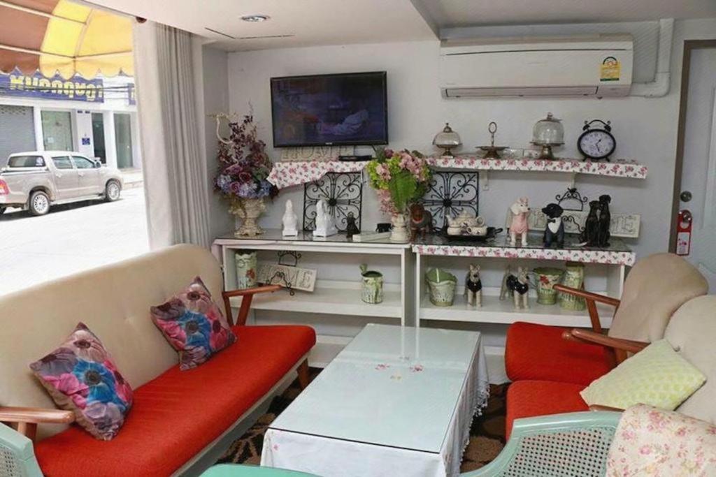Chic Hotel Suratthani Surat Thani Bagian luar foto