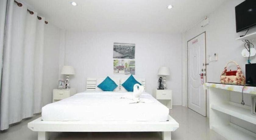 Chic Hotel Suratthani Surat Thani Bagian luar foto